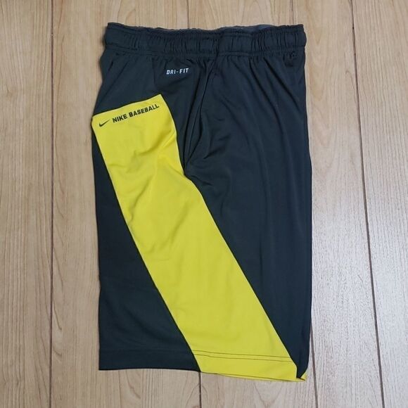 NIKE MLB BASEBALL DRI-FIT BLACK AND YELLOW SHORTS, SIZE MEDIUM - Picture 6 of 8